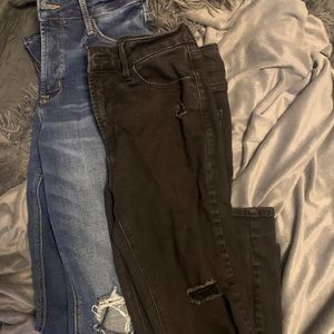 Lot of 2 destroyed skinny rockstar jeans